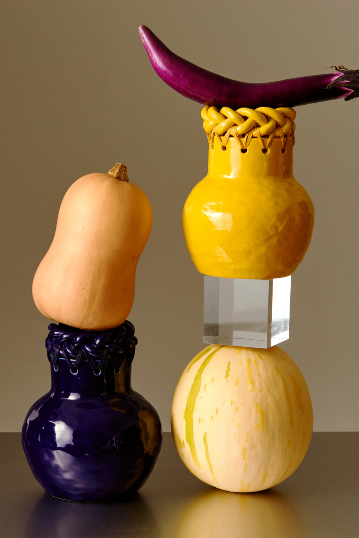 Vase tressé en grès et raphia