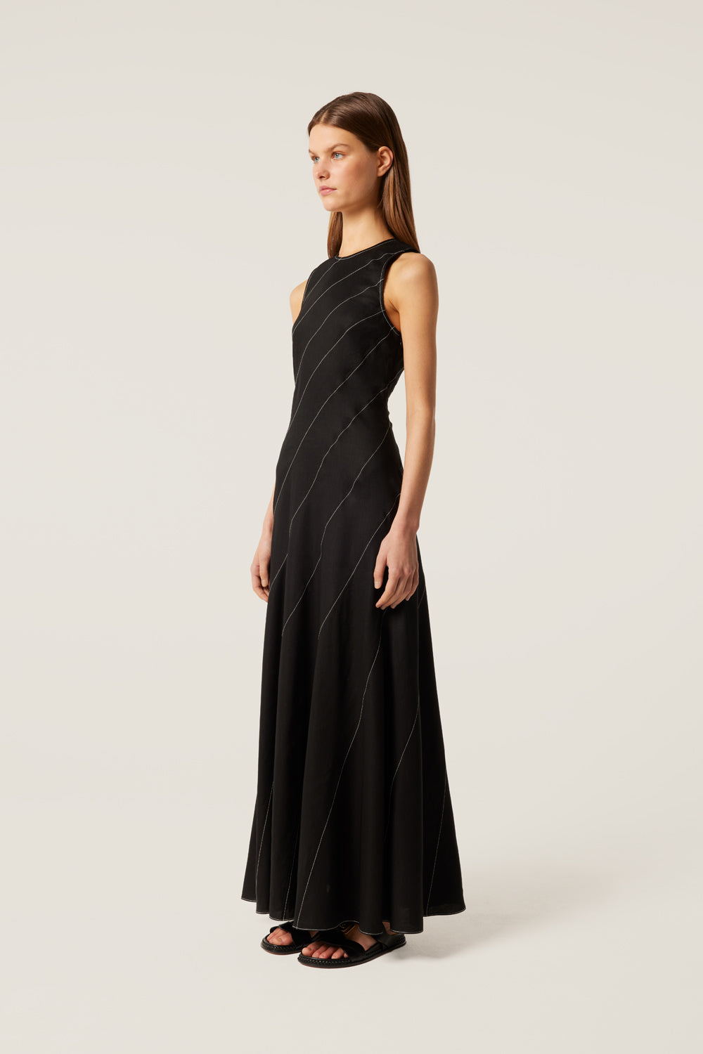 Robe longue à découpes