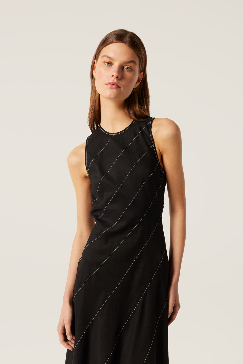 Robe longue à découpes