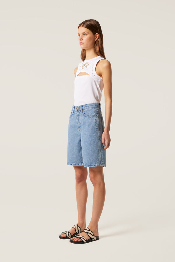 Bermuda en denim broderie tresse