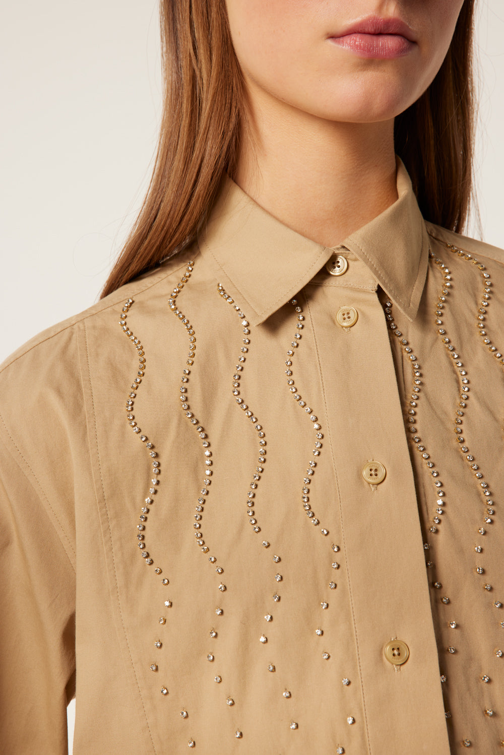 Short shirt with rhinestones