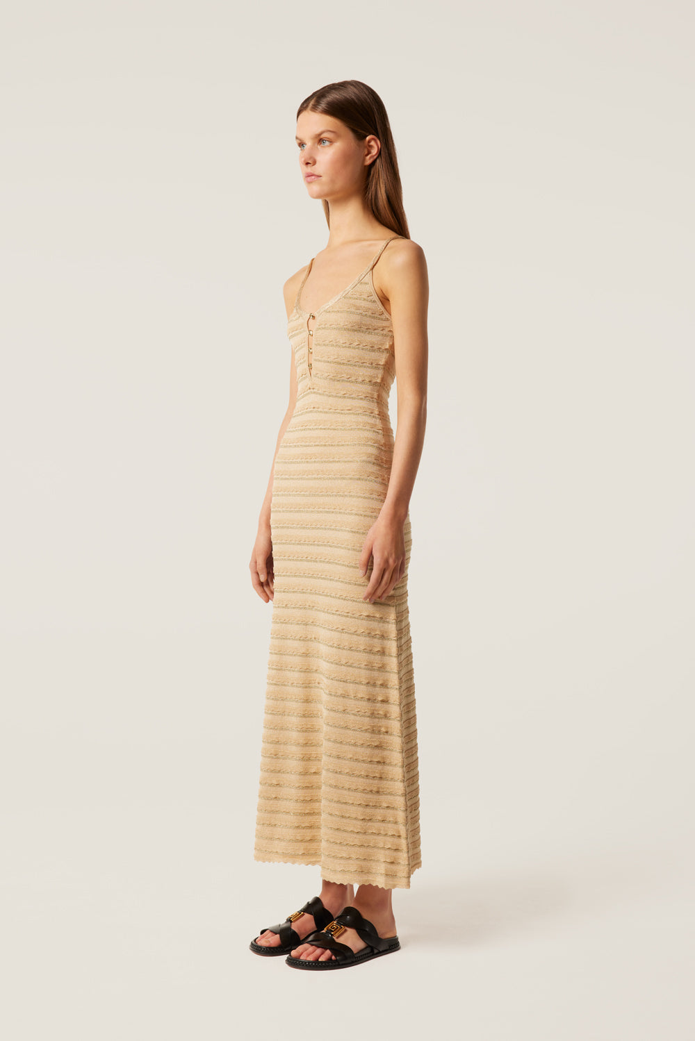 Robe longue en maille dorée