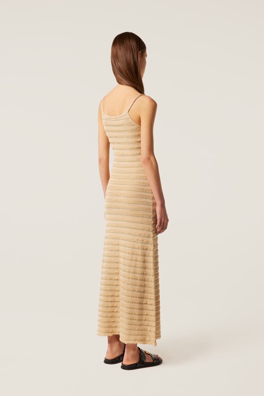 Robe longue en maille dorée