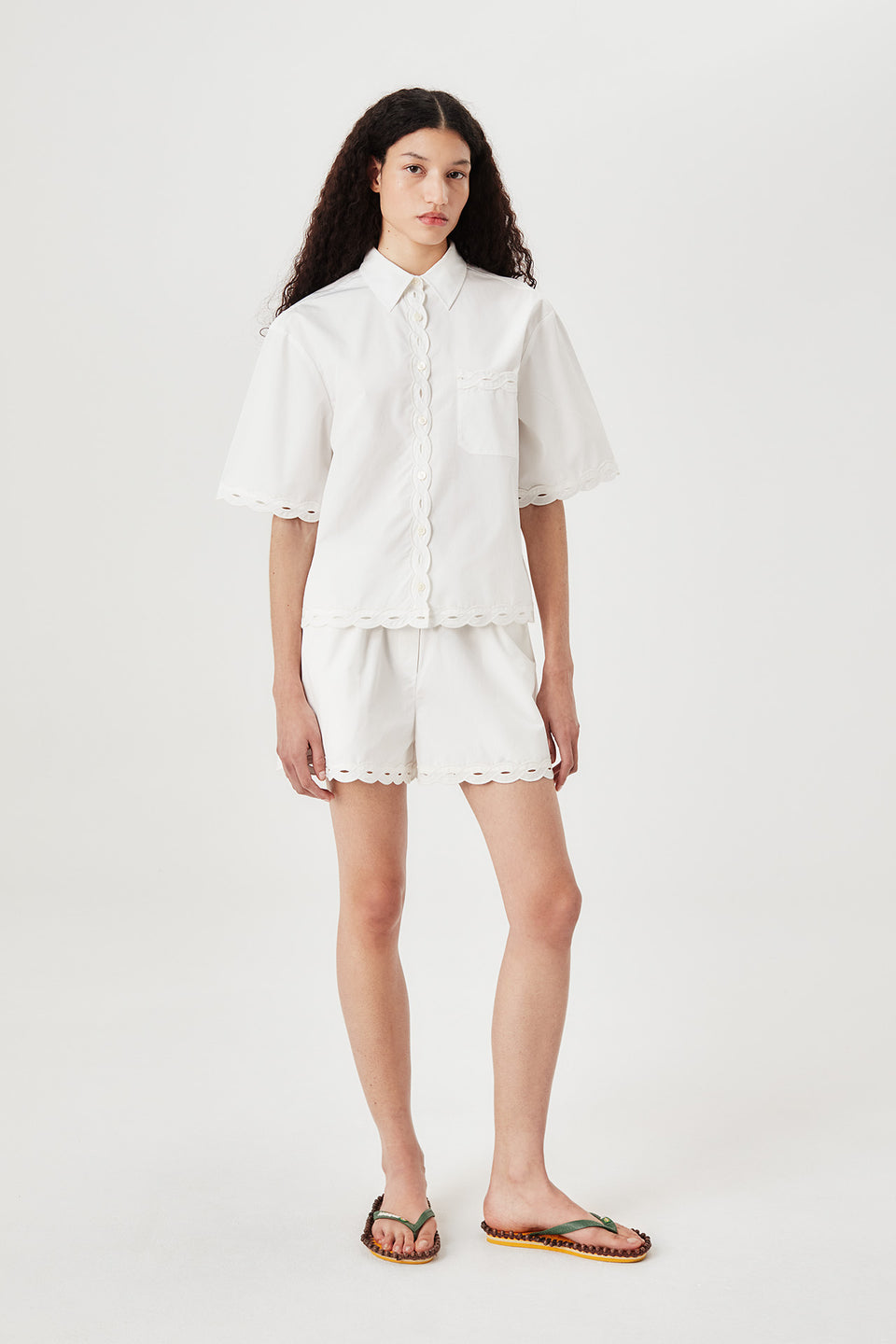 Shorts with braid trim