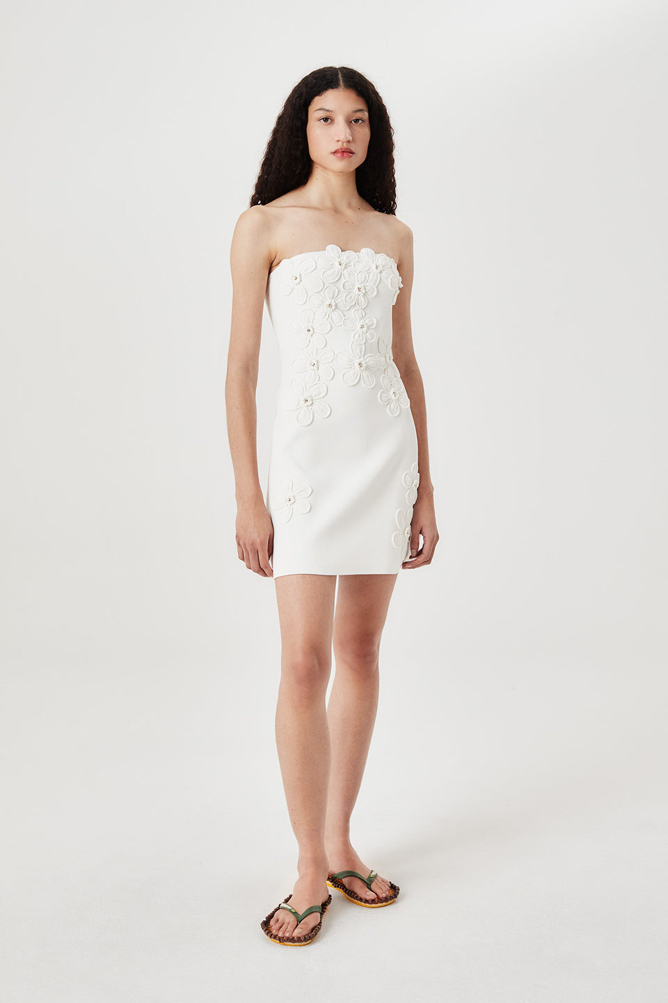 Robe bustier en maille à fleurs en crochet