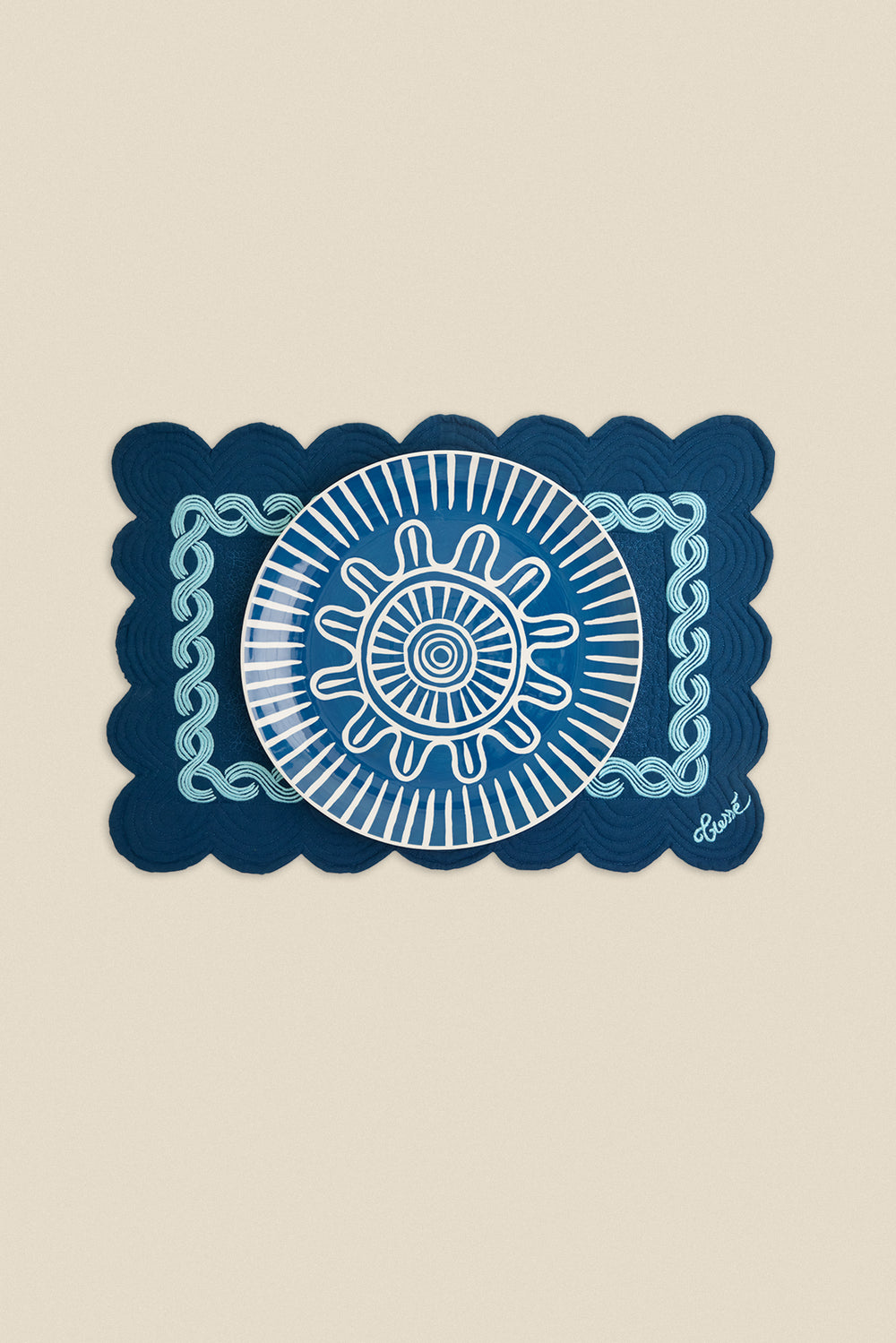 Reversible braided placemat