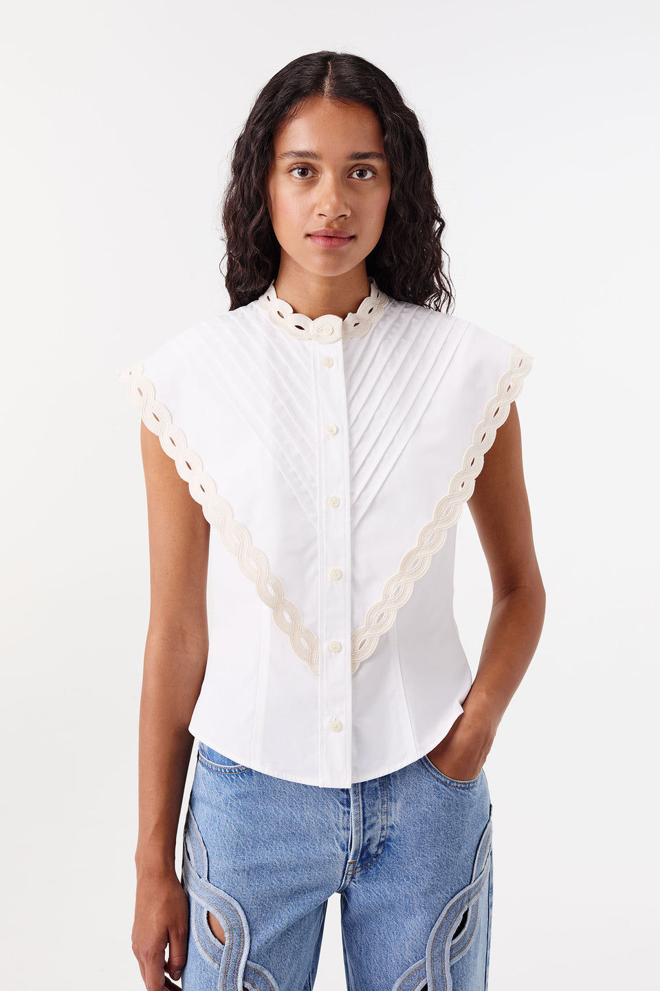 Chemise cintrée à plastron plissé