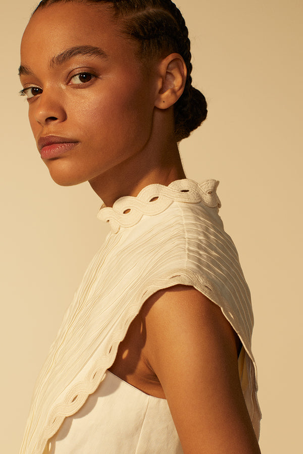 Robe courte détails de tresse
