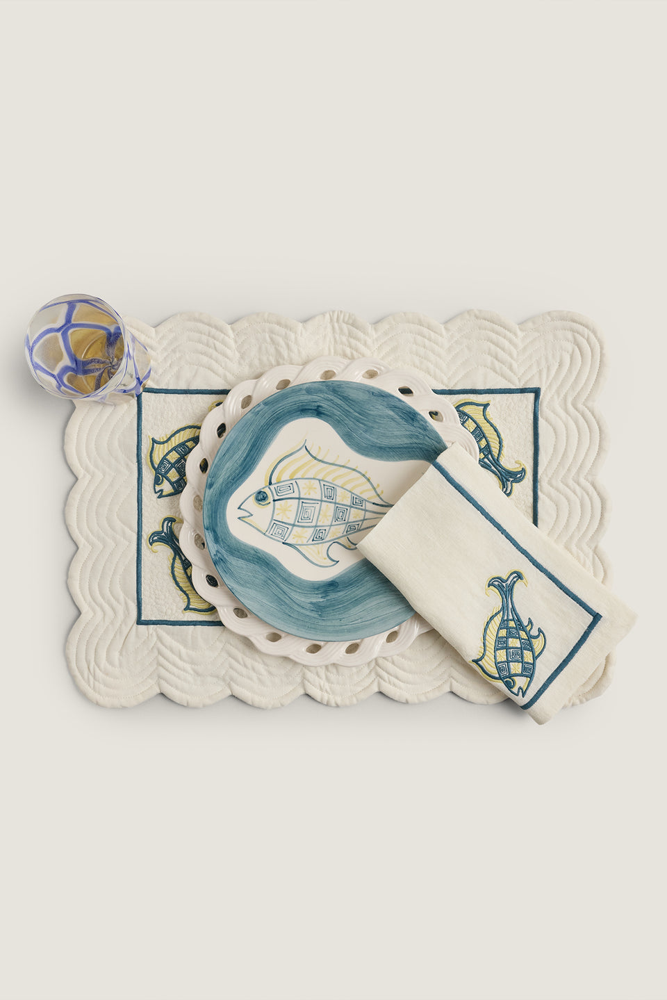 Assiette à dessert à motif poisson