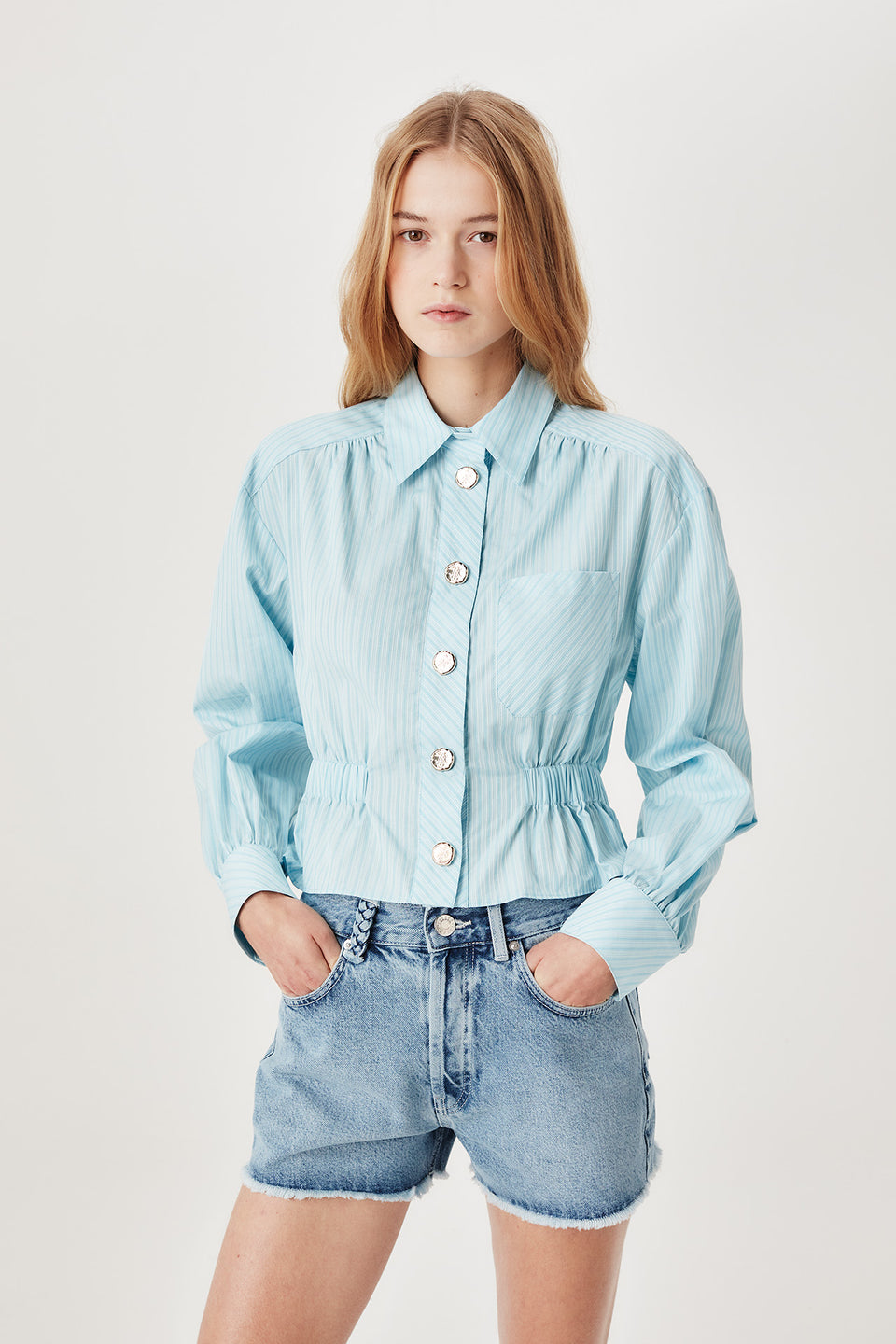 Chemise plissée à la taille