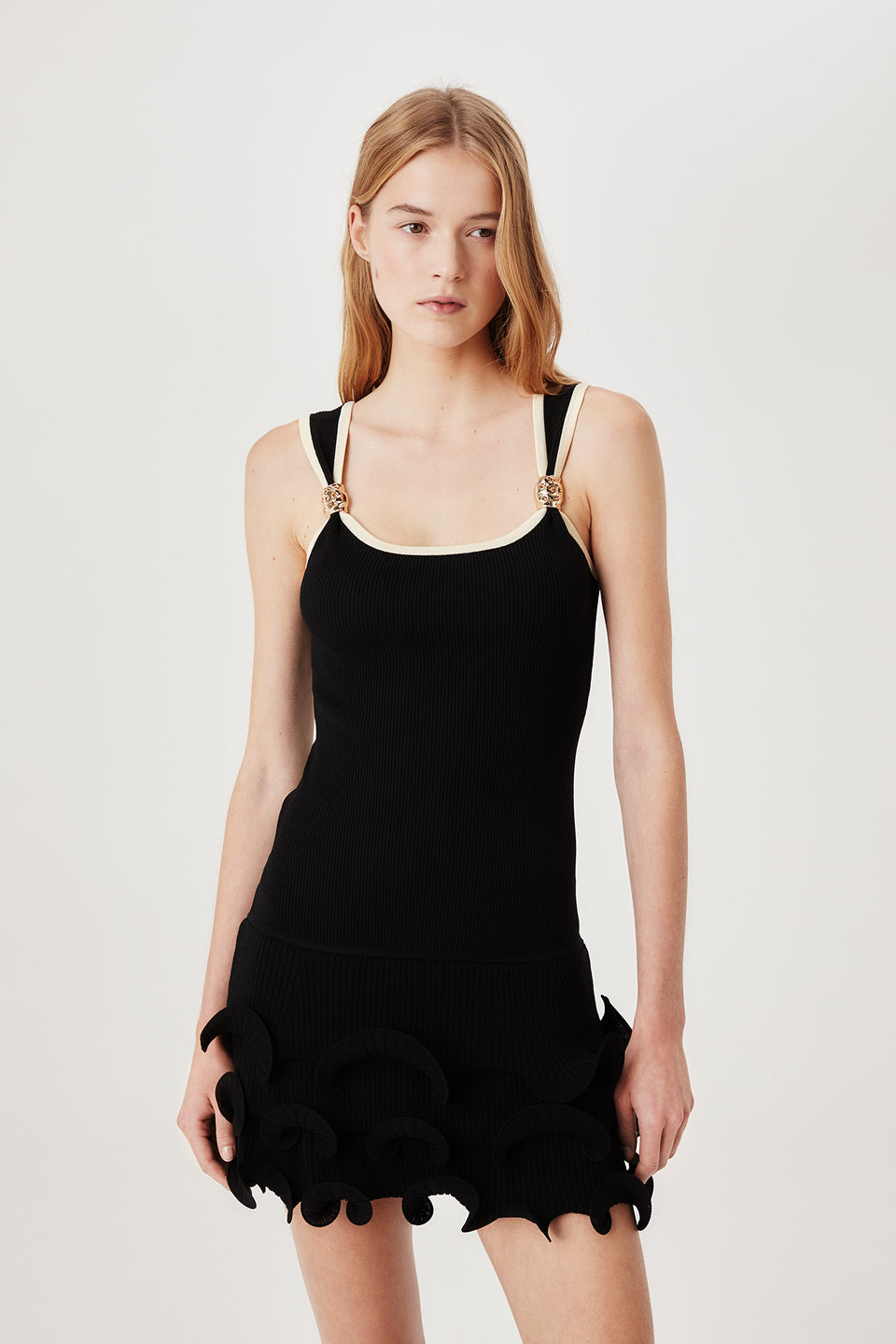 Robe en maille à volants