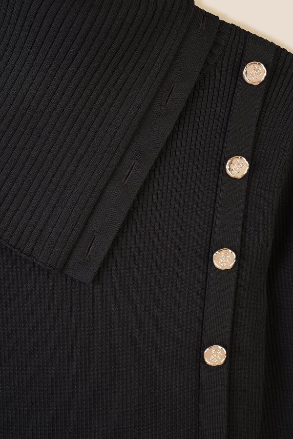Pull à col asymétrique