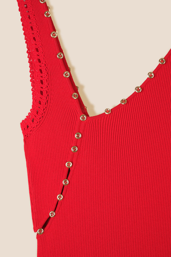 Robe en maille à encolure asymétrique