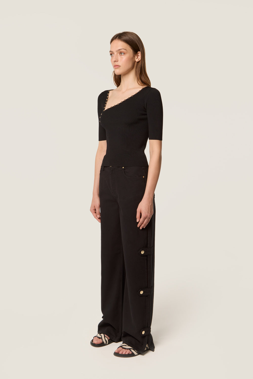 Top en maille à encolure asymétrique