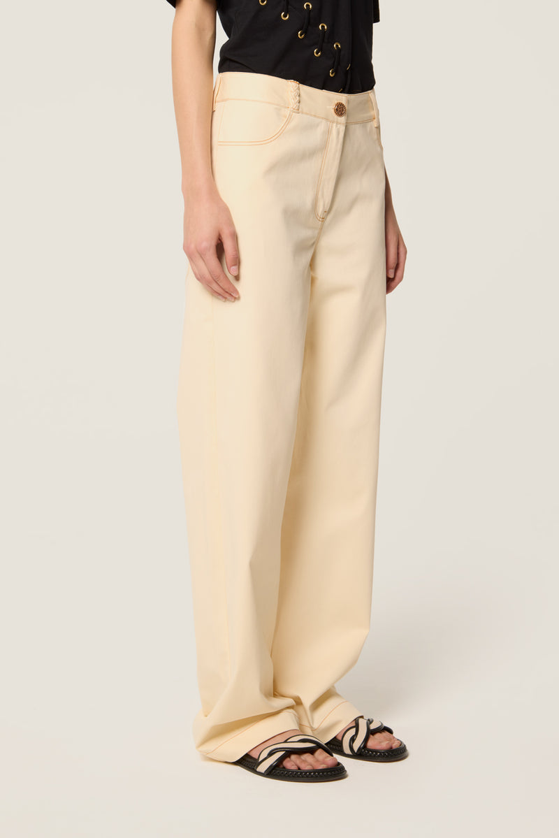 Pantalon écru à ceinture boutonnée