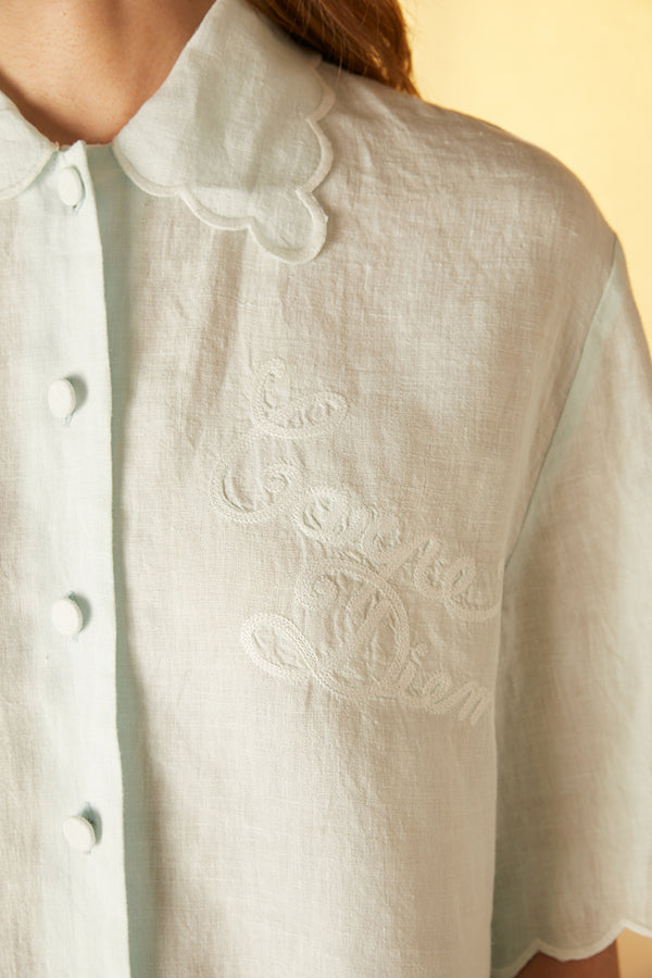 Chemise à broderies