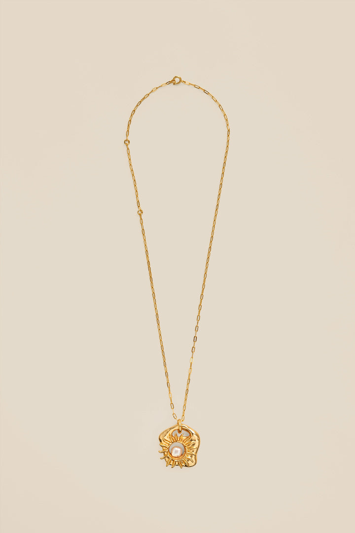 Collier fin à médaille