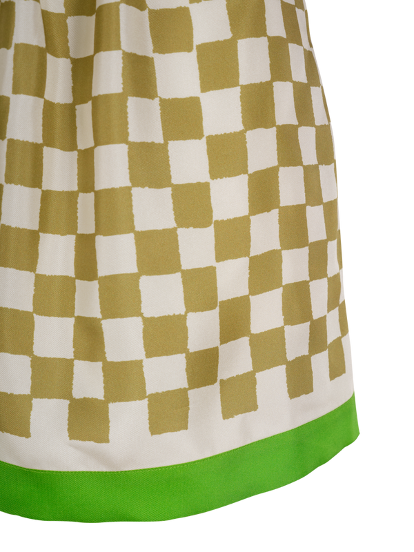 Short en soie à damiers