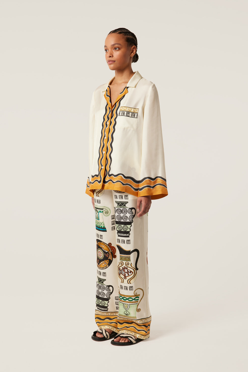 Silk blouse with jar pattern