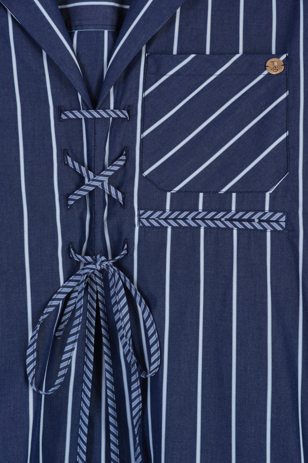 Chemise à laçage