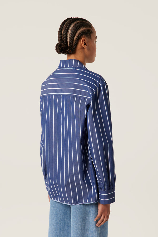 Chemise à laçage