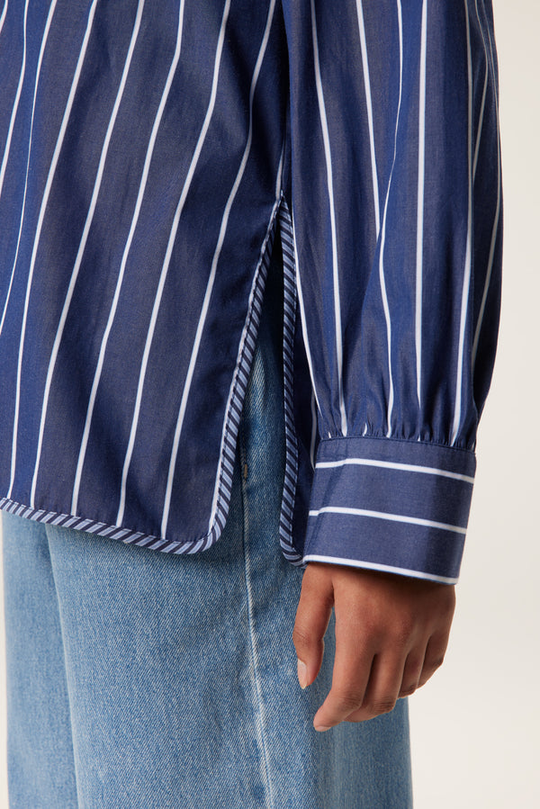 Chemise à laçage