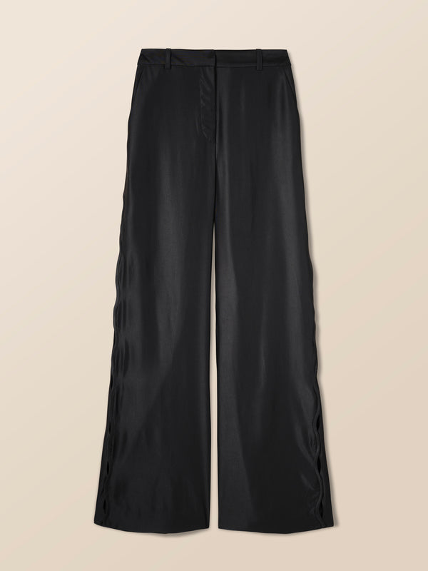 Pantalon en satin à ouverture tresse