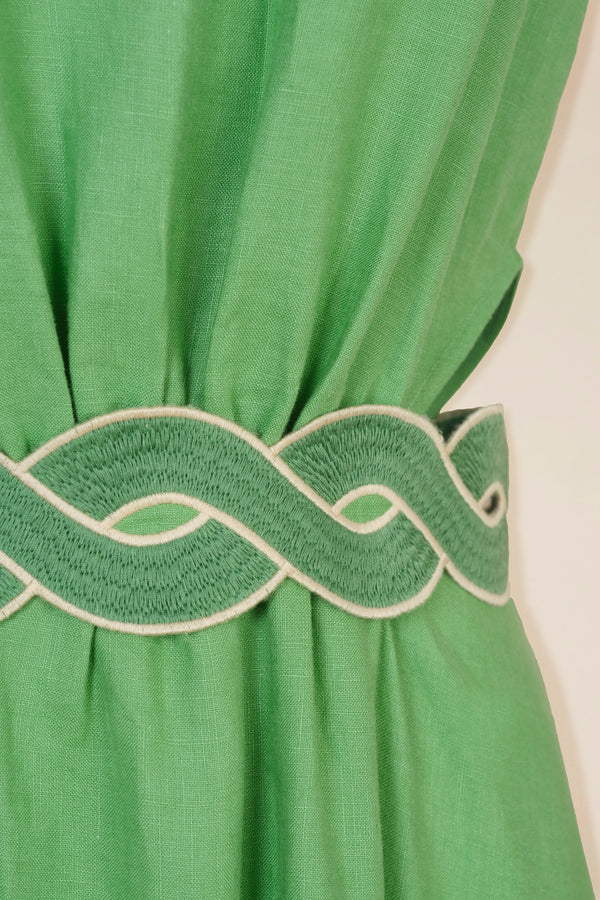 Robe longue à ceinture galon