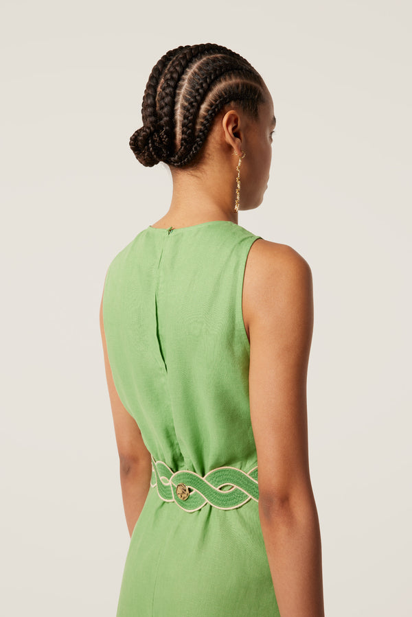 Robe longue à ceinture galon