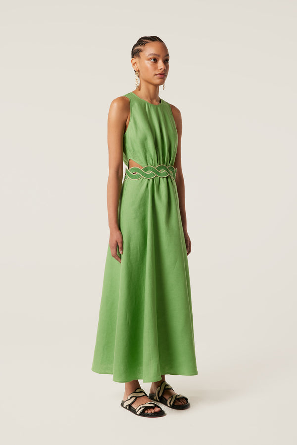Robe longue à ceinture galon