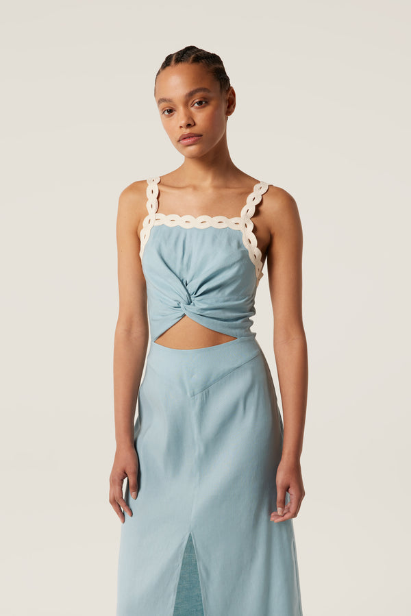 Robe longue fendue milieu devant