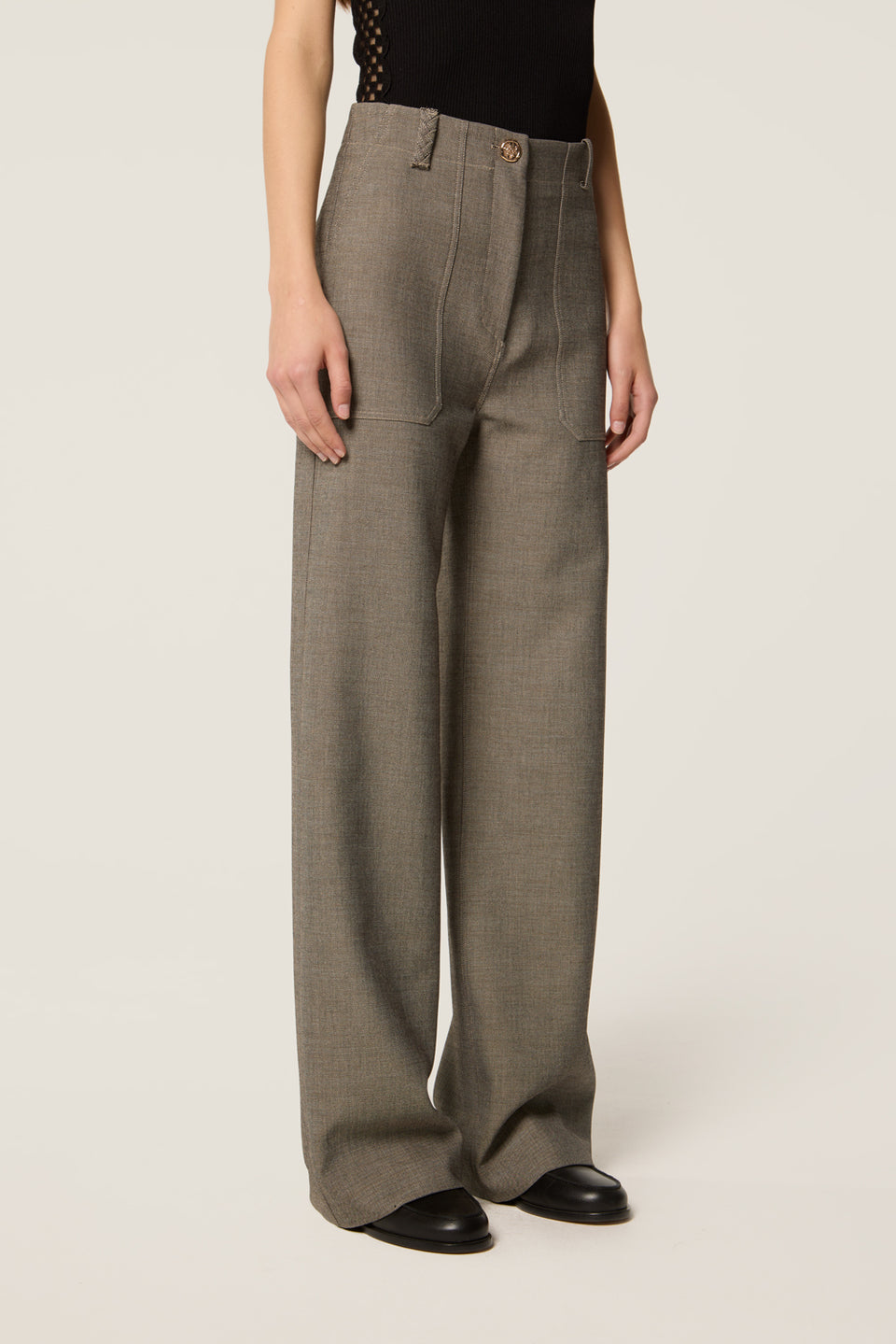 Pantalon tailleur à poches plaquées