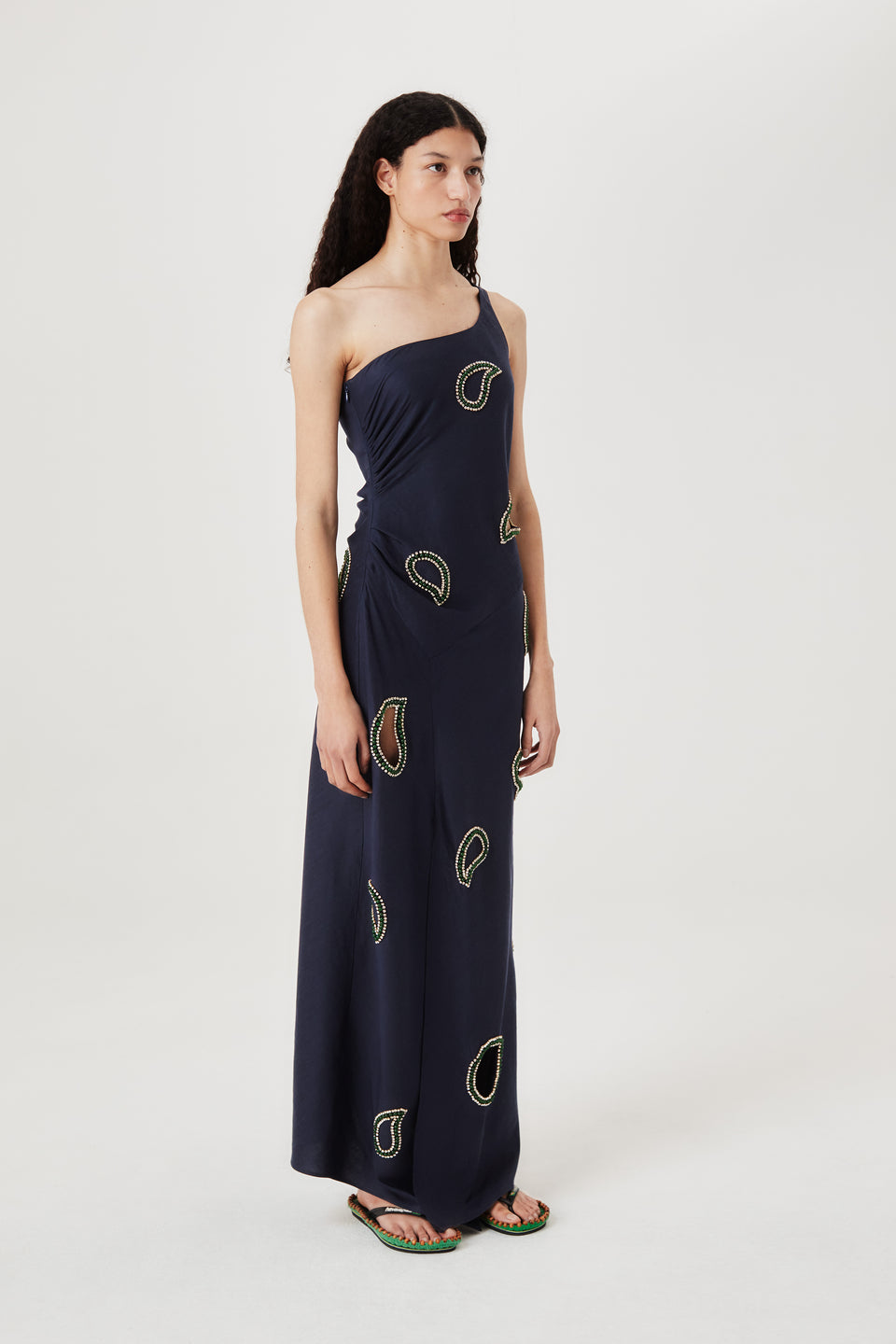 Robe longue à strass brodés