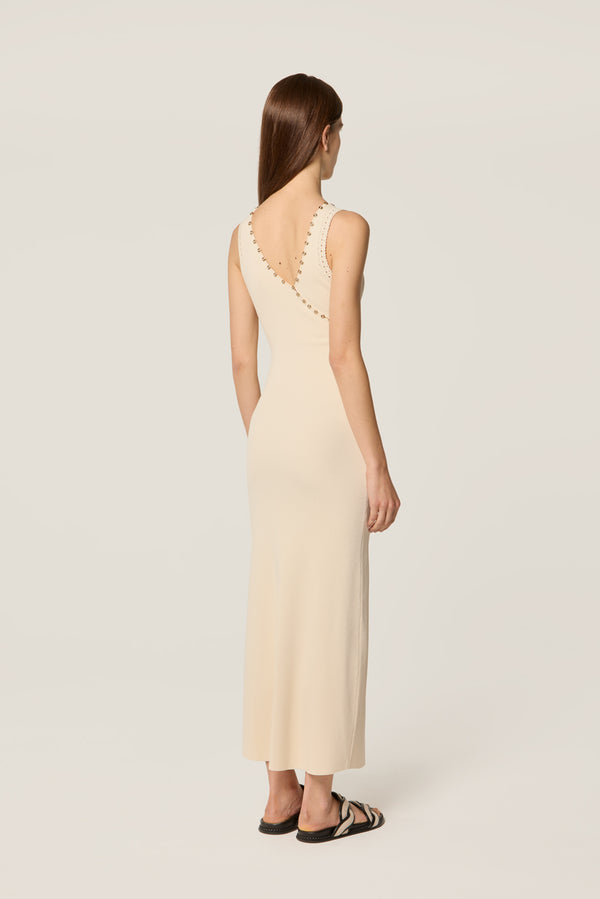Robe en maille à encolure asymétrique