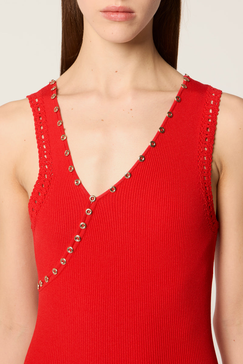 Robe en maille à encolure asymétrique