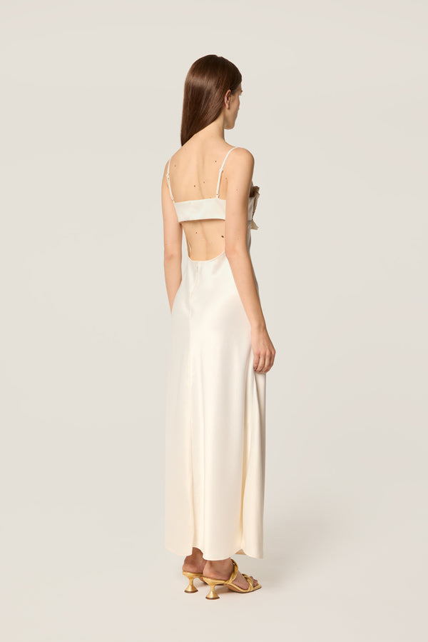 Robe longue en satin