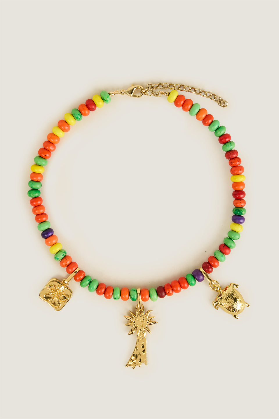 Collier en perles multicolores