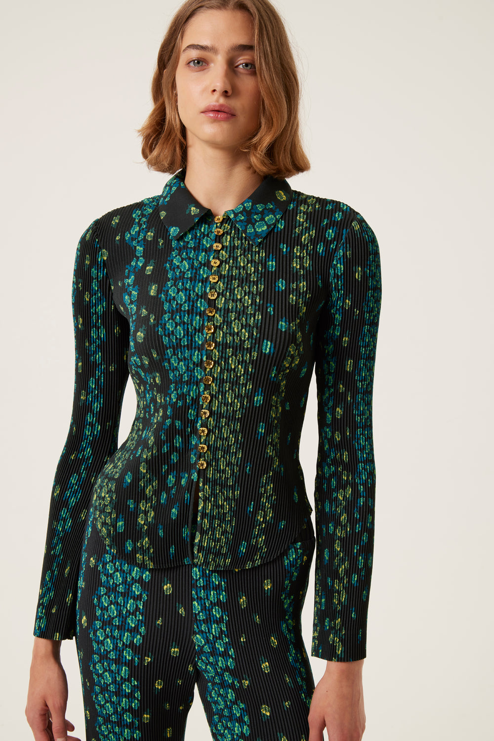 Chemise plissée à motif floral