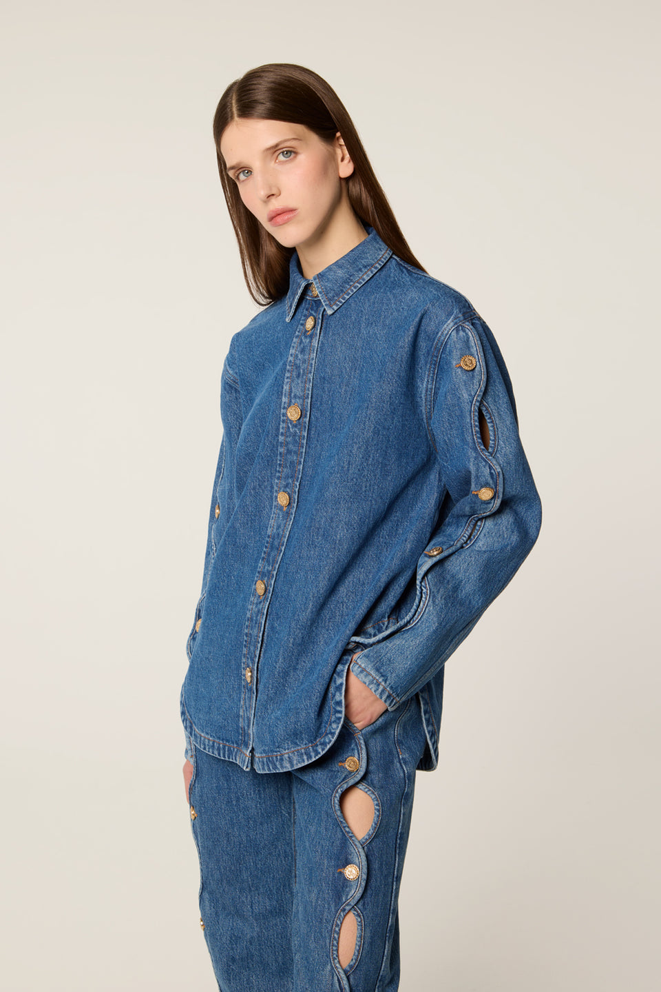 Surchemise en denim à découpes