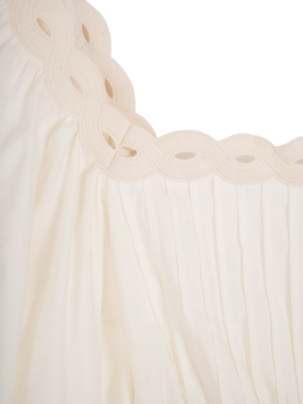 Top court dos nu détail de tresse