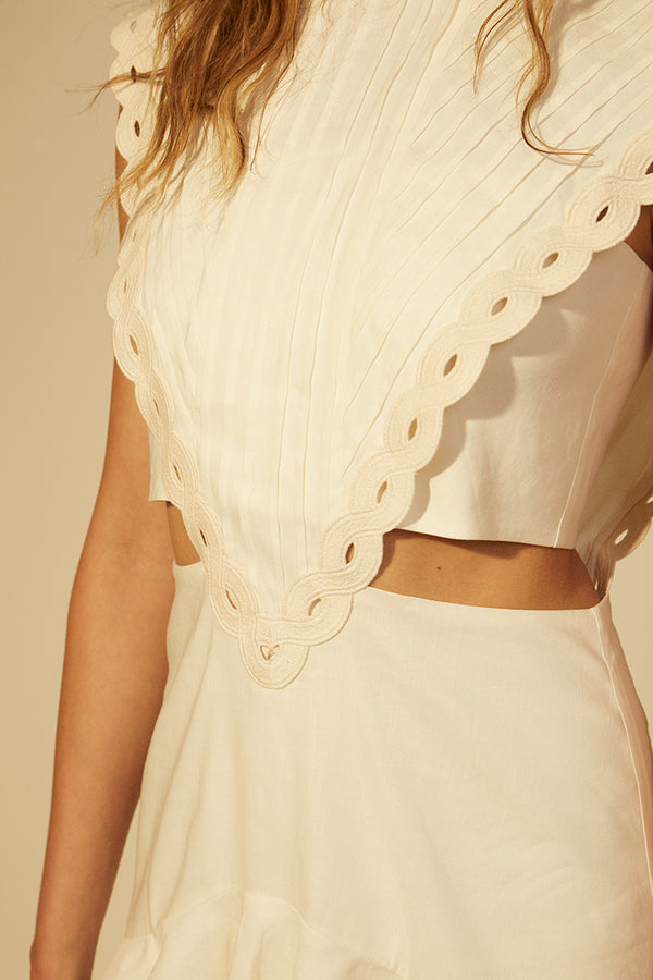 Robe courte détails de tresse