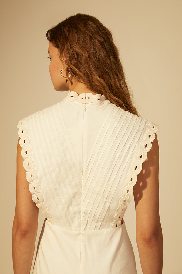 Robe courte détails de tresse