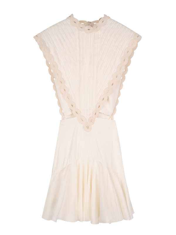 Robe courte détails de tresse