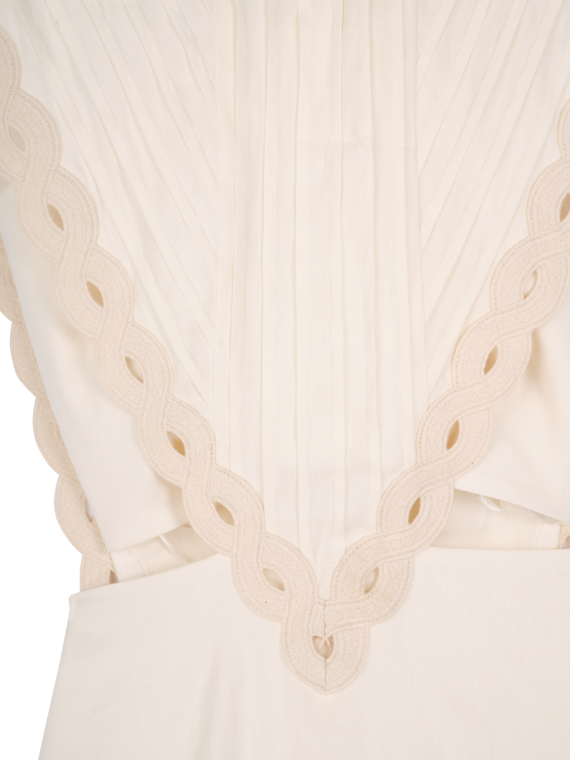 Robe courte détails de tresse