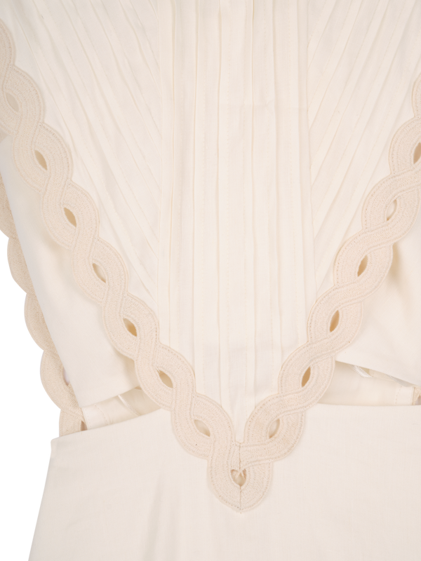 Robe courte détails de tresse