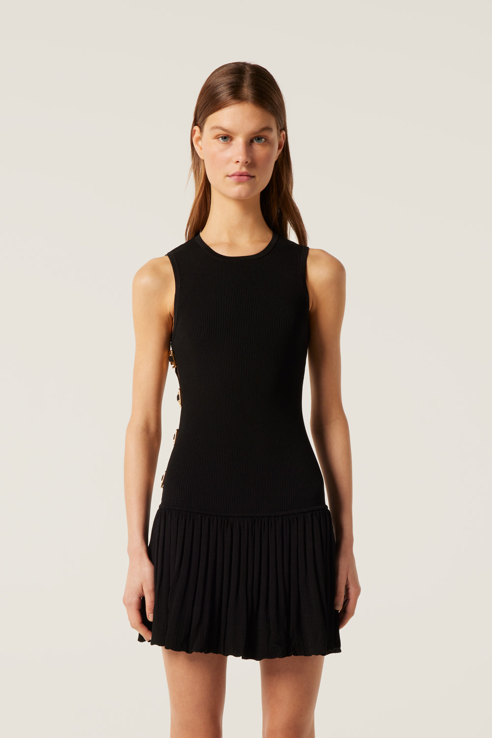 Short pleated knit dress