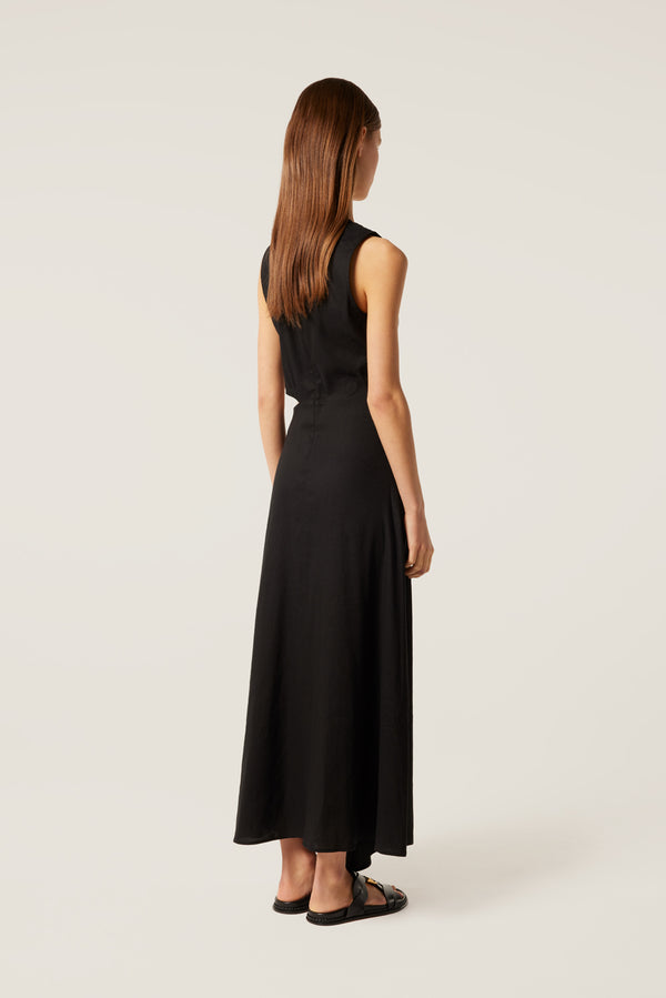 Long dress with gold jewels