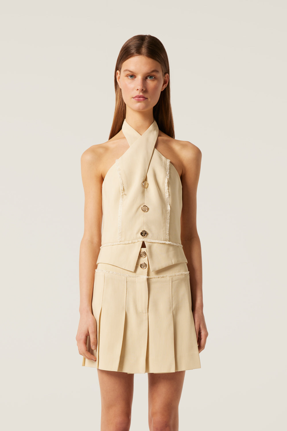 Short pleated skirt