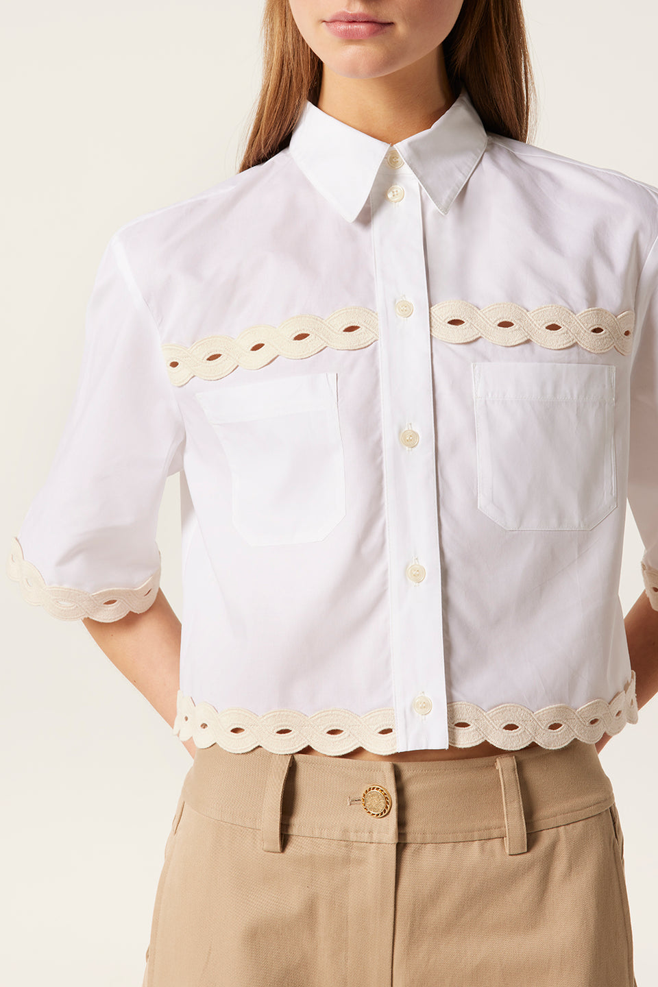 Chemise courte à tresses