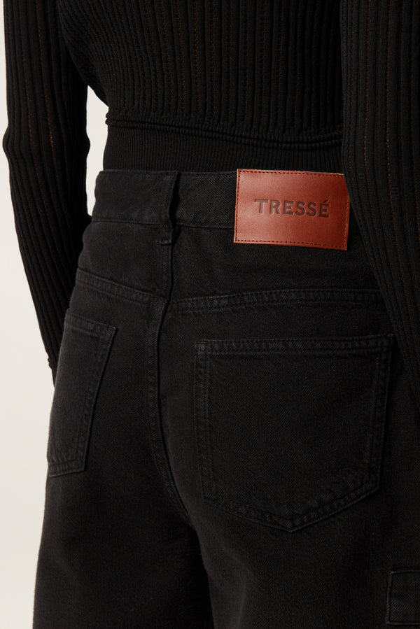 Pantalon à pattes boutonnées